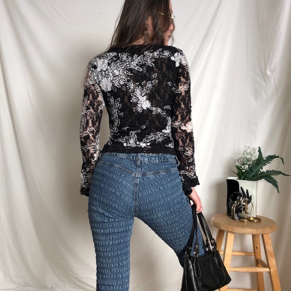 SOLD |1990s square neck lace top with bell sleeves - Picture 3 of 4